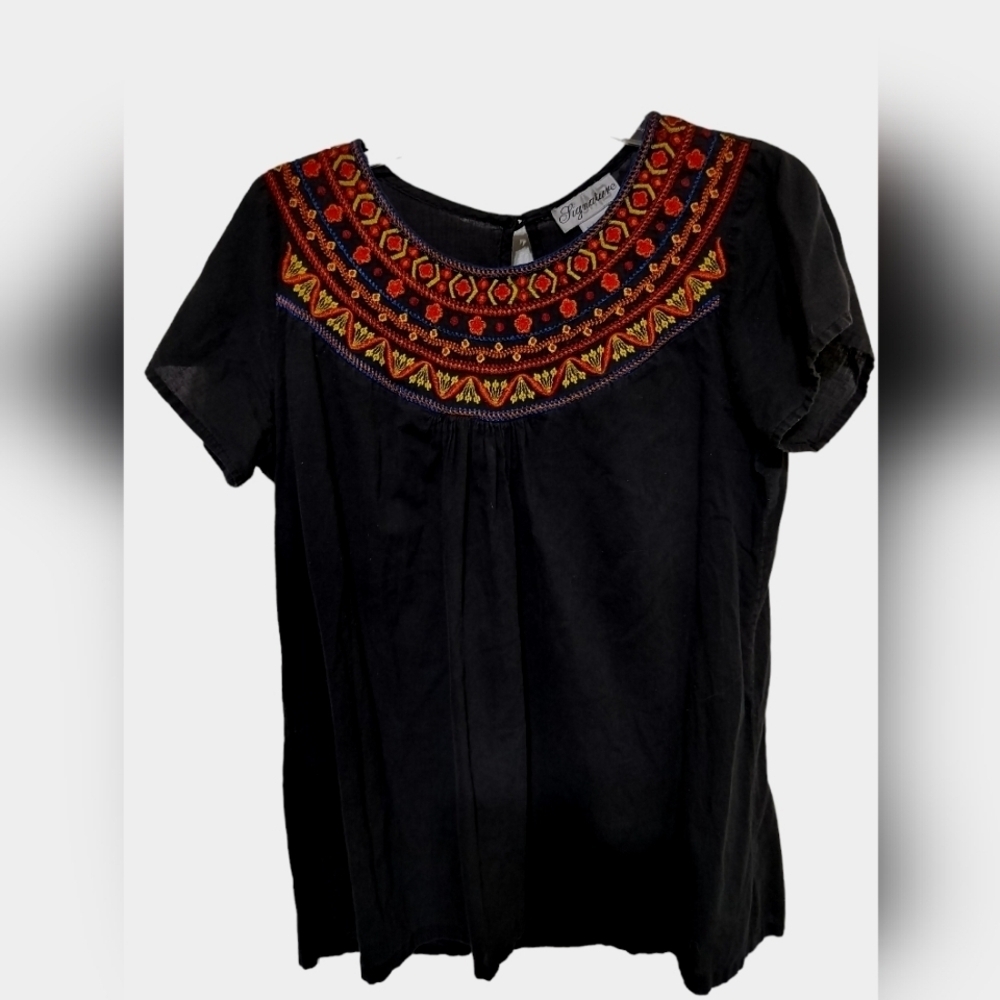 2132)Signature Black with Colorful Embroidered Short sleeve Cotton Top Sz Large
